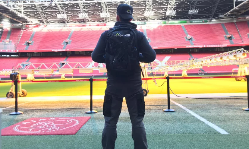 Team Moving-In voor Ajax stadium