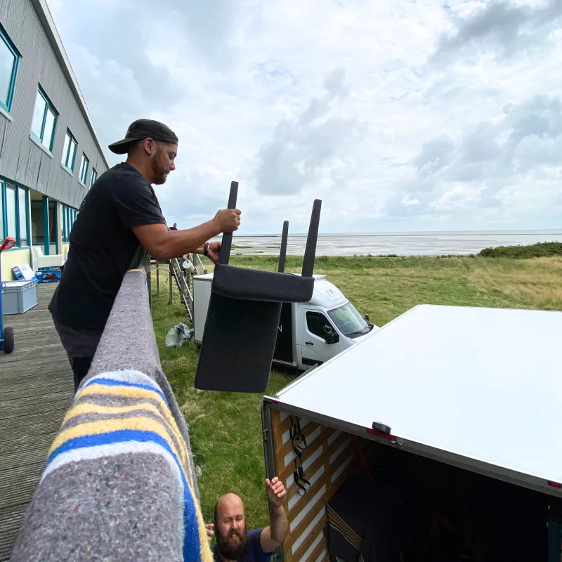 Team Moving-In aan het werk voor de noodopvang