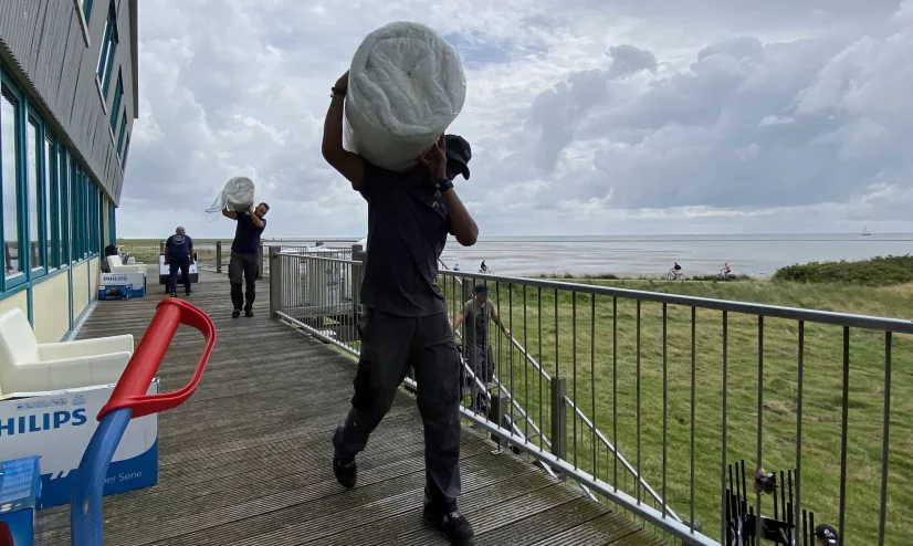 Team Moving-In inrichten van noodopvang