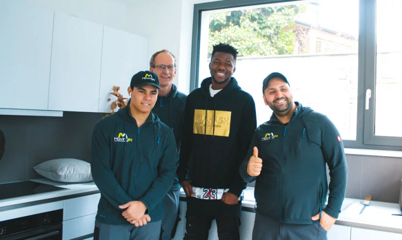 Team Moving-In met voetballer